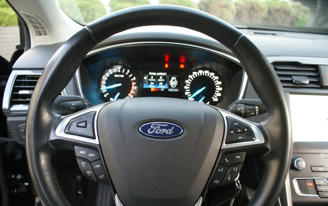 Ford Mondeo cena 53800 przebieg: 195000, rok produkcji 2019 z Stryków małe 407